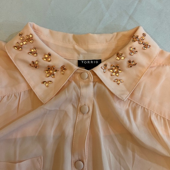 TORRID Madison Georgette Embellished Collar Button Front Blouse, Size 1 (14-16) - Picture 6 of 9